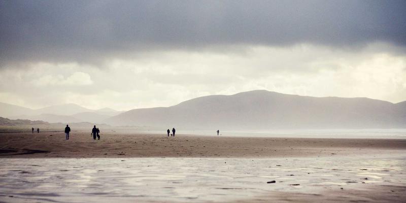时尚与智慧的绿色交响：人工智能如何为中医药现代化注入生活美学新潮流