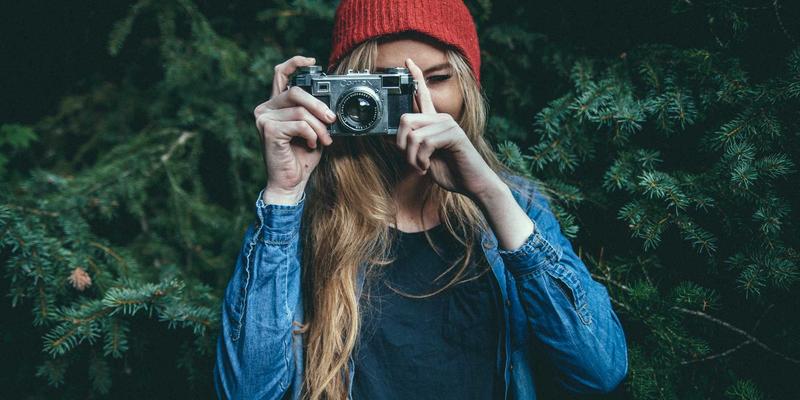 时尚潮流与生活美学视角下的交叉模式：驱动中国生物医药与人工智能融合创新